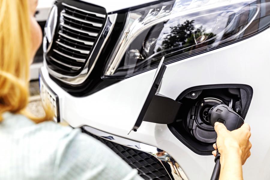 Детали экстерьера Mercedes-Benz EQV (W447) 2019 года  (WW) (фото 13 из 56)